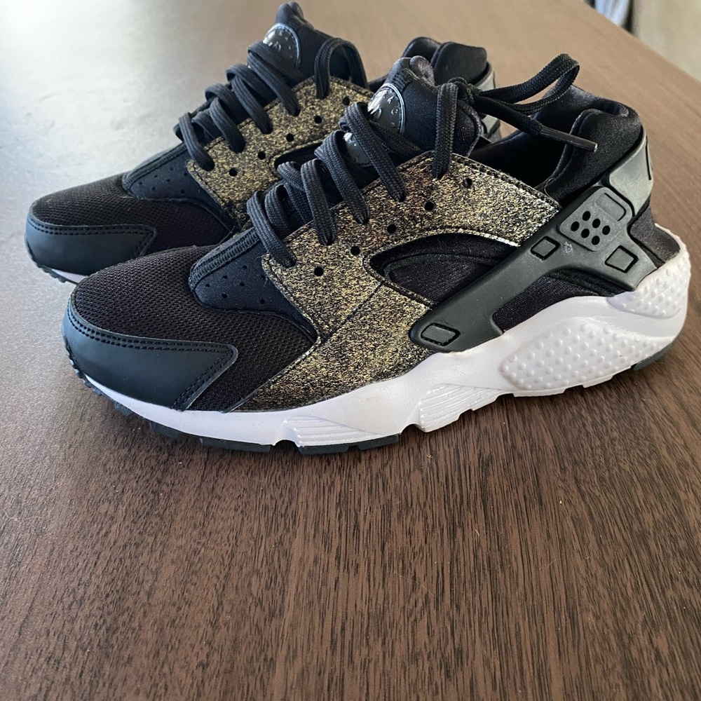 Black and gold hurache - Picture 3 of 3